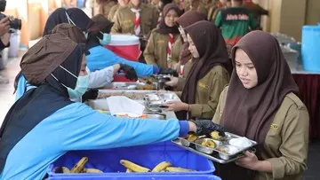 Orang Tua Bisa Pantau Menu Makan Bergizi Gratis Lewat NIK Anak