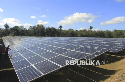 Indonesia Resmi Luncurkan Proyek PLTS 100 GW dengan Investasi Rp1.140 Triliun