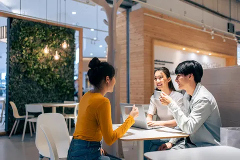 Mengapa Gen Z Lebih Memilih Lelah daripada Menolak
