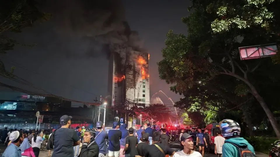 Gedung Bapenda DKI Jakarta di Gambir Terbakar, Enam Lantai Terdampak