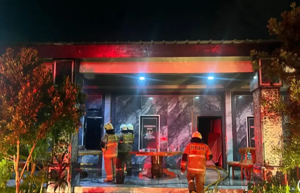 Posko Ormas GRIB Jaya di Kebon Jeruk Terbakar, Polisi Sebut Akibat Korsleting Charger HP