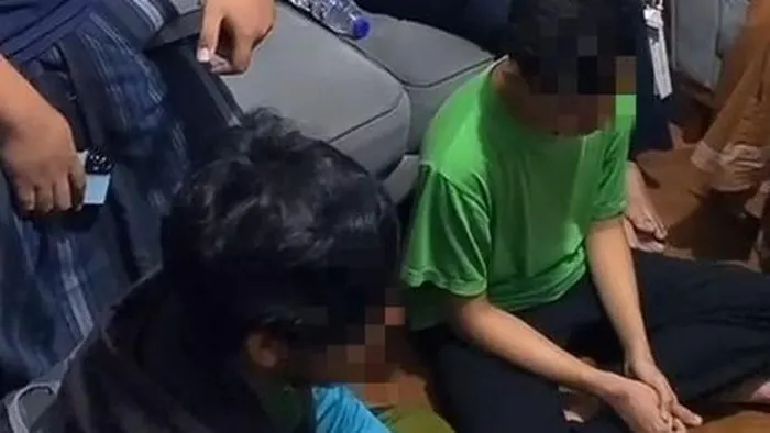 2 Mahasiswa KKN Sesama Jenis Diamankan Usai Kepergok Bermesraan di Cianjur