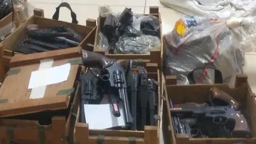 Polisi Selidiki Temuan Ratusan Senjata dan Narkoba di Yayasan Sekolah Jakarta Selatan