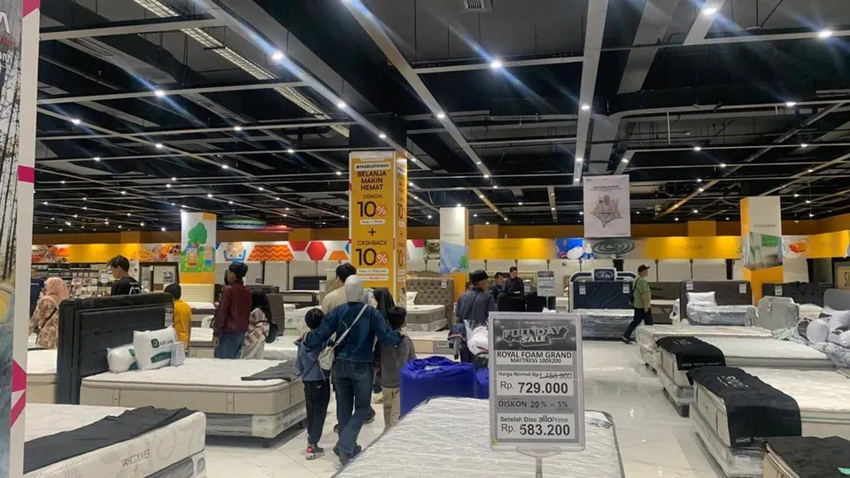 Buru Kasur Idaman di Transmart, Potongan Harga Spesial Satu Hari Saja