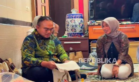 Satu Mesin Jahit Bekas, Lima Tumpuan Hidup