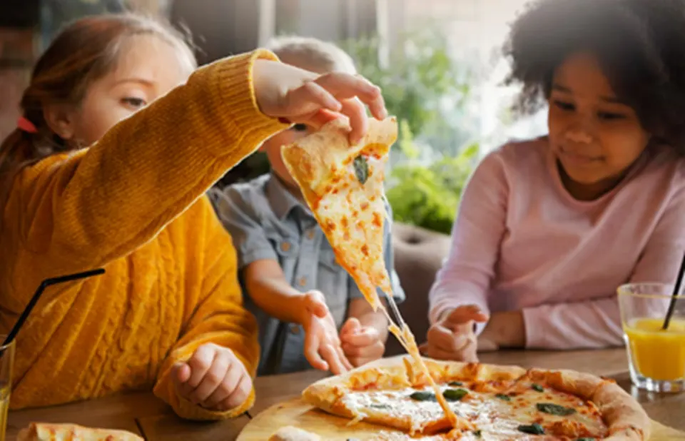 Italia Bergulat dengan Obesitas Anak Setelah Meninggalkan Diet Mediterania