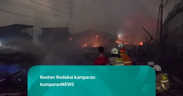 Kebakaran di Muara Angke Jakarta Hanguskan Sekitar 50 Rumah Semipermanen