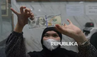 Rupiah Melemah ke Rp 18.083 per Dolar AS, Pasar Respons Negatif Pengunduran Diri Gubernur BI
