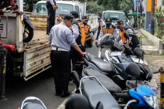 Mengapa Parkir dan Jukir Liar di Jakarta Sulit Diberantas?