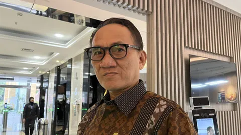 Komisaris PLN Andi Arief Ungkap Pemicu Mati Listrik di Sebagian Jakarta-Tangsel