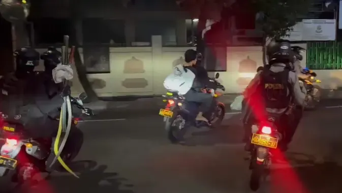Bawa Samurai dan Celurit, Lima Pemuda Terlibat Tawuran di Jatinegara Ditangkap Polisi