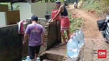 Krisis Air Bersih di Parung Panjang Bogor, Warga Desa Pingku Tempuh Jarak 4 Kilometer
