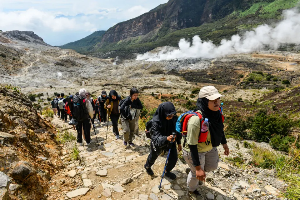Saatnya Ajak Anak Mendaki, 10 Gunung Ramah Pemula Ini Pilihannya