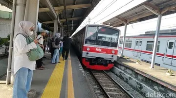Mobil Tertemper KRL di Karet, KAI Commuter Pastikan Tidak Ada Korban Jiwa
