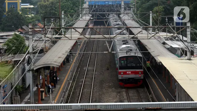 KRL Angke–Manggarai Sempat Terganggu akibat Mobil Tertemper di Antara Tanah Abang-Karet