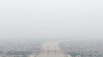 Kabut Asap Selimuti Palembang akibat Kebakaran Hutan dan Lahan di Sumatera Selatan