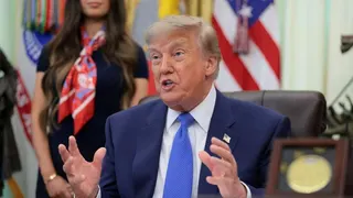 Trump Pertimbangkan Ubah Nama Danau Ontario Jadi Danau Amerika