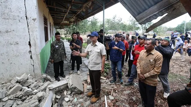 Kementrans Salurkan Bantuan Rp200 Juta untuk Rehabilitasi MI Al-Ikhtiar NTT