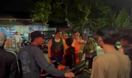 Secarik Kertas Damai di Ujung Malam, Ketika Warga Memilih Serahkan Pencuri iPhone ke Polisi