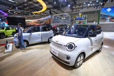 Selisih Rp 20 Juta, Ini Beda Fitur Wuling Aira ev Standard dan Long Range