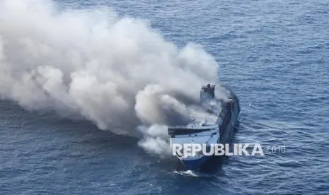 Kebakaran KMP Mutiara Sentosa di Perairan Madura, Pemerintah Tekankan Keselamatan Penumpang
