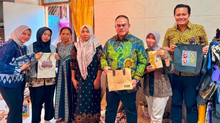 Mesin Tua, Lima Nyawa, Ketika Satu Jarum Menenun Banyak Asa