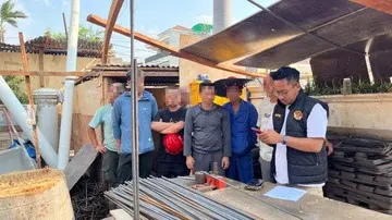 Visa Kunjungan Disalahgunakan Jadi Kuli Bangunan, 10 WNA China Dideportasi