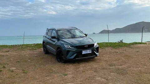 Wajah Lama Menggoda, Geely Coolray Hadir dengan Kejutan di Balik Setir Kanan