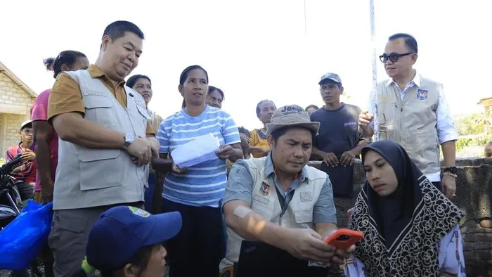 Dukcapil Jemput Bola Pulihkan Dokumen 3.055 Warga Korban Gempa NTT