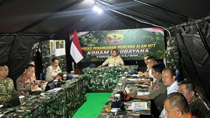 Presiden Prabowo Pimpin Rapat Penanganan Pasca-Gempa M 7,7 di Nagekeo NTT