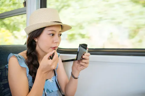 Ketika Kamera Tajam Justru Mengantar Kulit Asli ke Puncak Tren