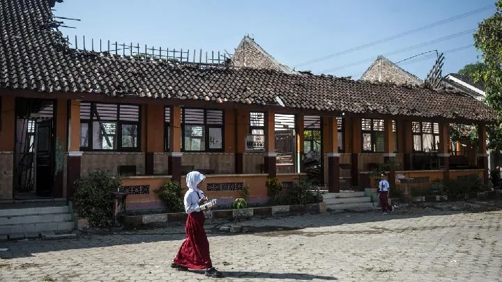 Pemerintah Janji Revitalisasi SDN Tanggirejo, Setelah Potret Siswa Makan Bergizi di Kelas Roboh Menyentil Hati Publik