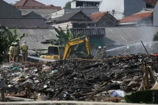 Tragedi Kebakaran TPS Liar Kramat Jati dan Urgensi Pembenahan Sampah Jakarta