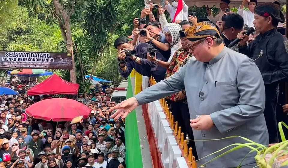 Melestarikan Tradisi Grebeg Ageng Andum Apem Yaa Qawiyyu di Jatinom untuk Menggerakkan Ekonomi Lokal